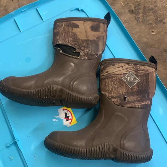 Lined muck boots - Picture 2 of 3